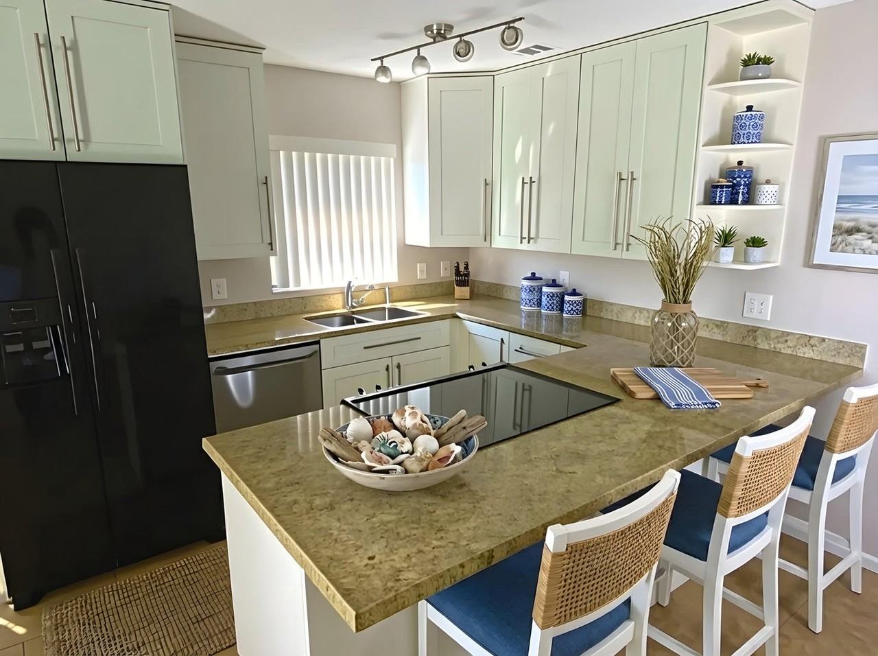 121 S Lakeside Dr #2 - Photo 5 of 8