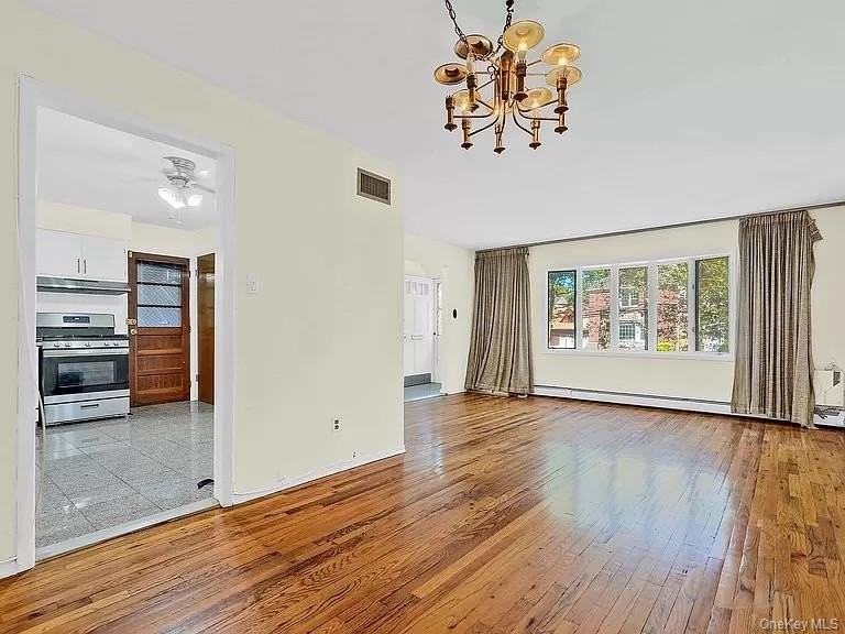 17532 Devonshire Rd Apt 2 #2 - Photo 5 of 9