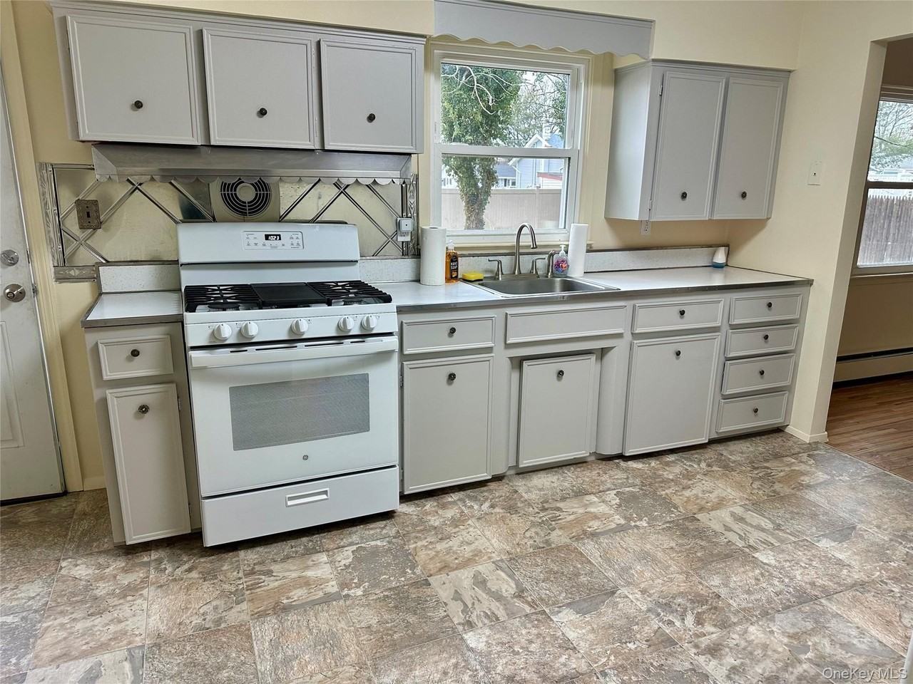 74 Clifton Pl - Photo 4 of 18