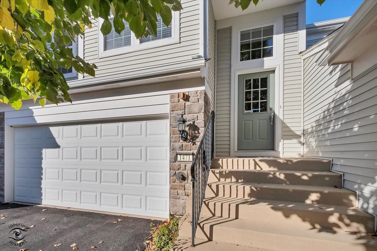 1471 Crimson Ln - Photo 2 of 27