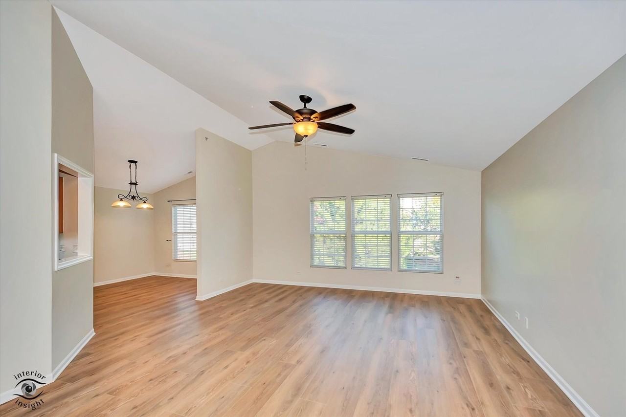 1471 Crimson Ln - Photo 3 of 27