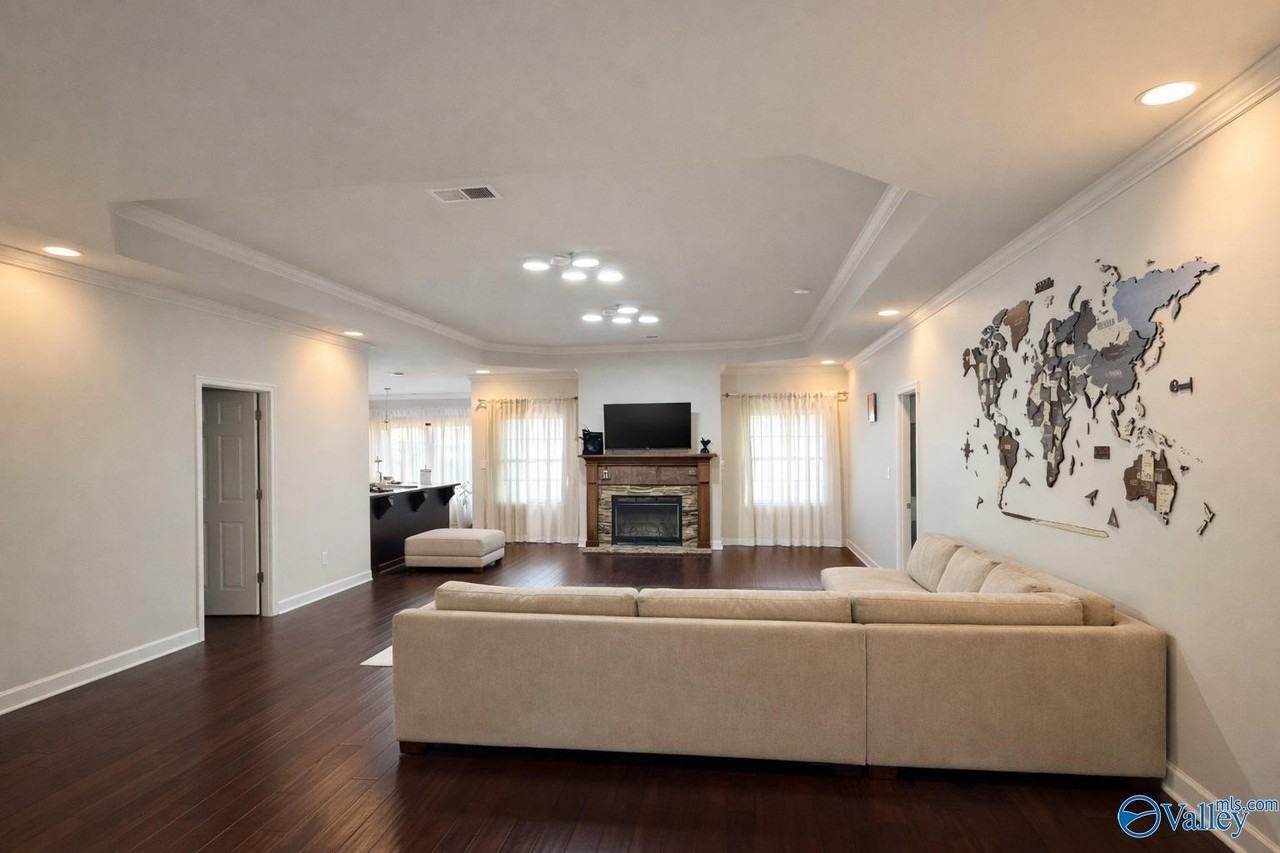 273 Harold Murphy Dr - Photo 4 of 26