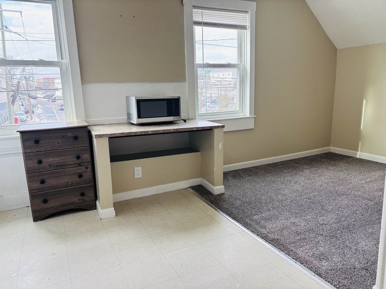 50 Harbor Ave - Photo 2 of 11