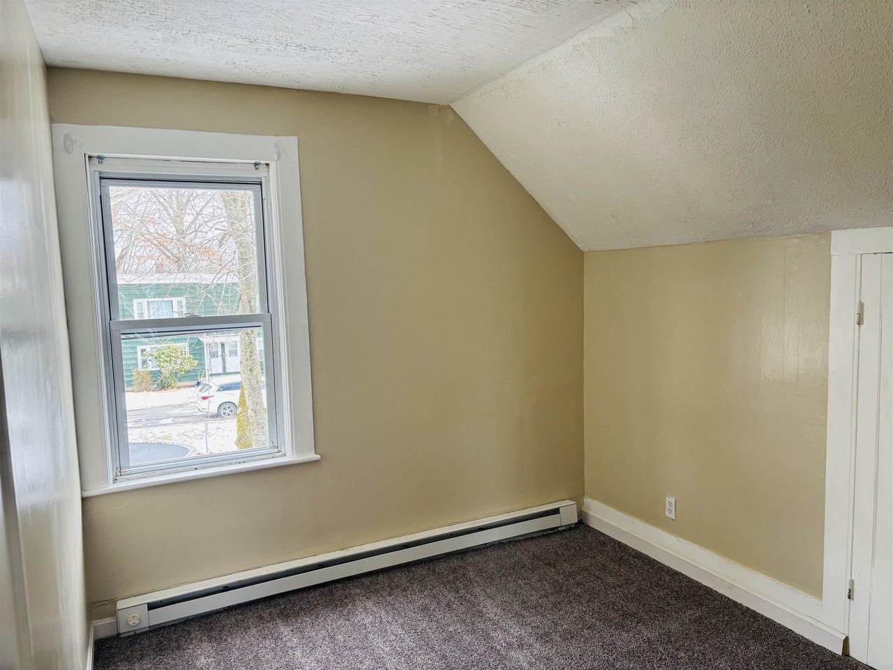 50 Harbor Ave - Photo 5 of 11