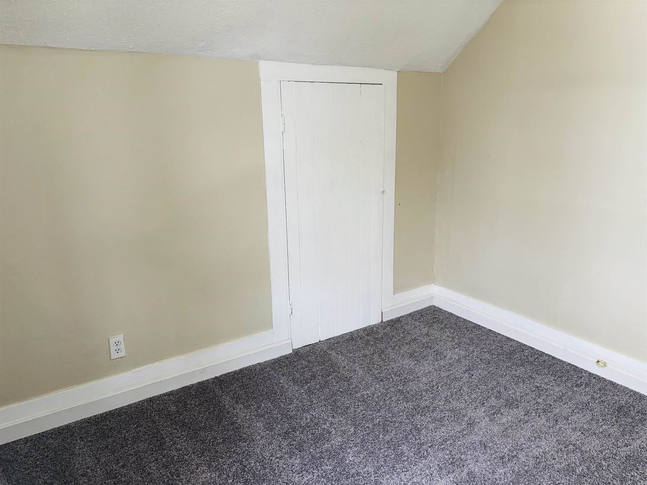 50 Harbor Ave - Photo 7 of 11