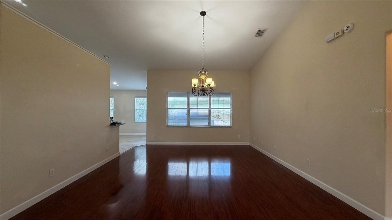 1020 Glenraven Ln - Photo 4 of 42