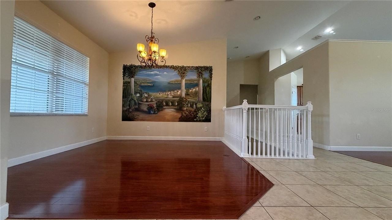 1020 Glenraven Ln - Photo 5 of 42