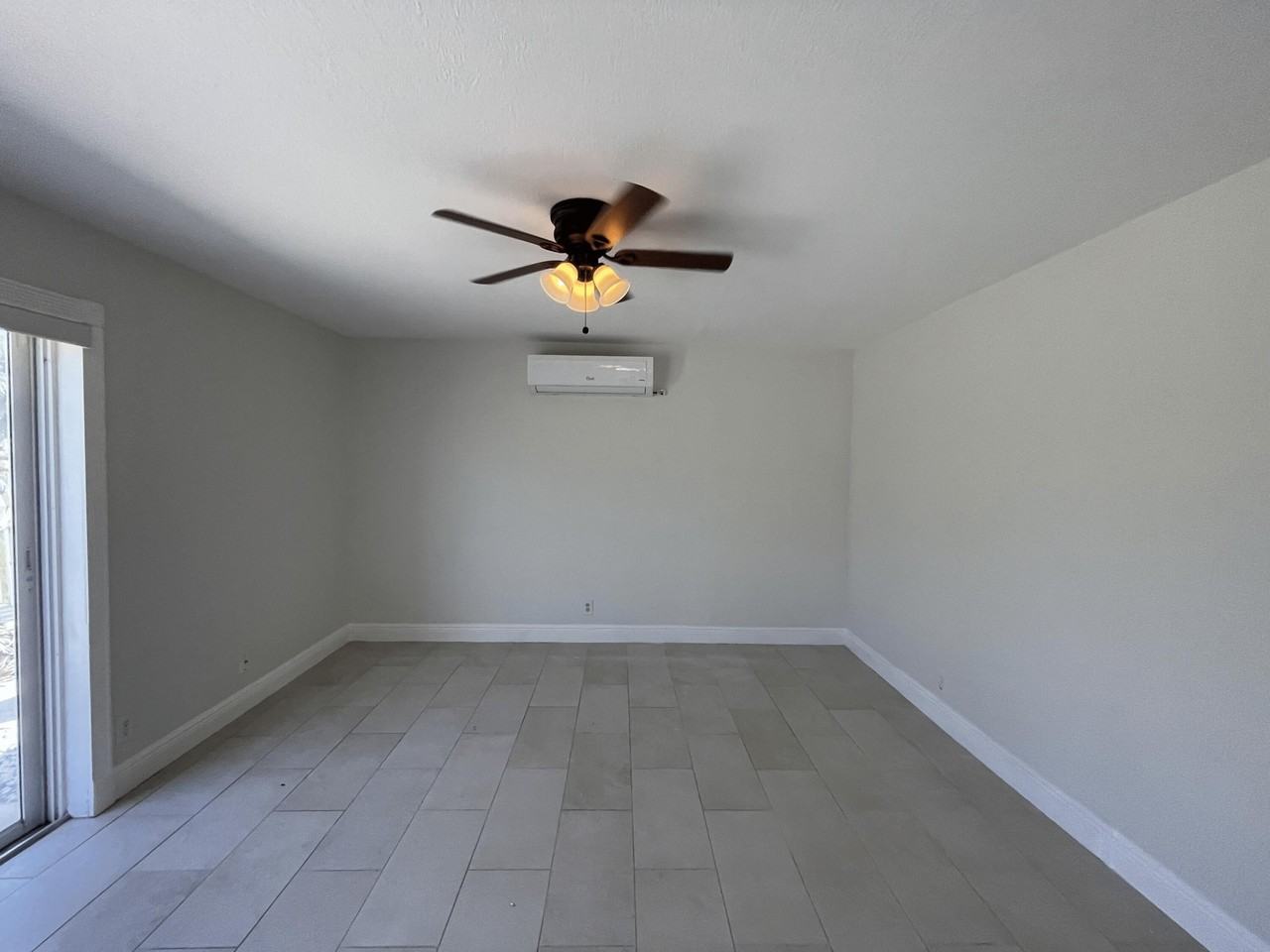 6411 96th Pl S - Photo 3 of 16