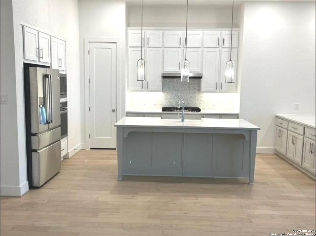 12407 Lanthimos - Photo 4 of 21