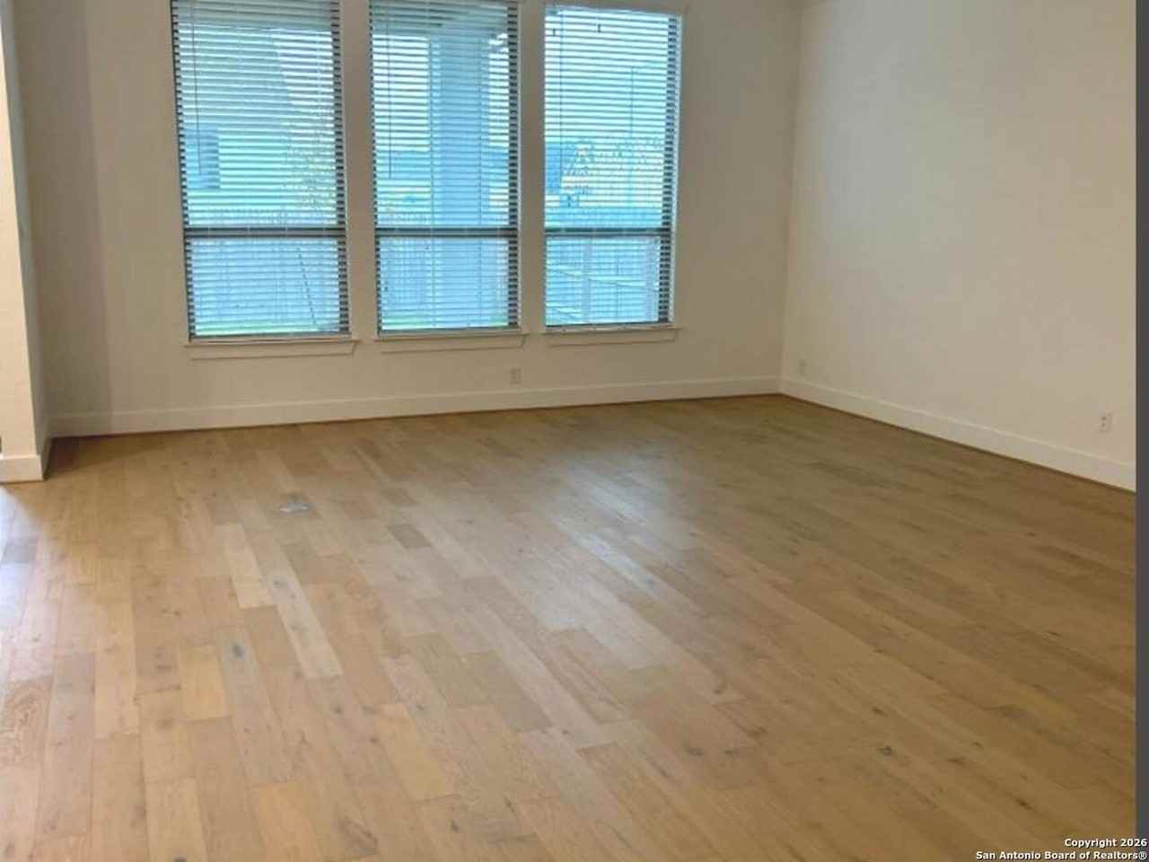 12407 Lanthimos - Photo 6 of 21