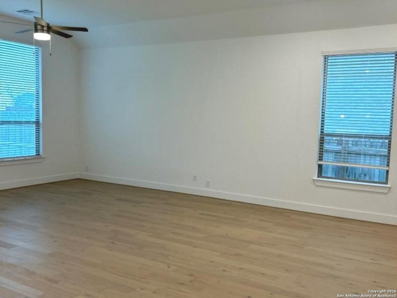 12407 Lanthimos - Photo 7 of 21