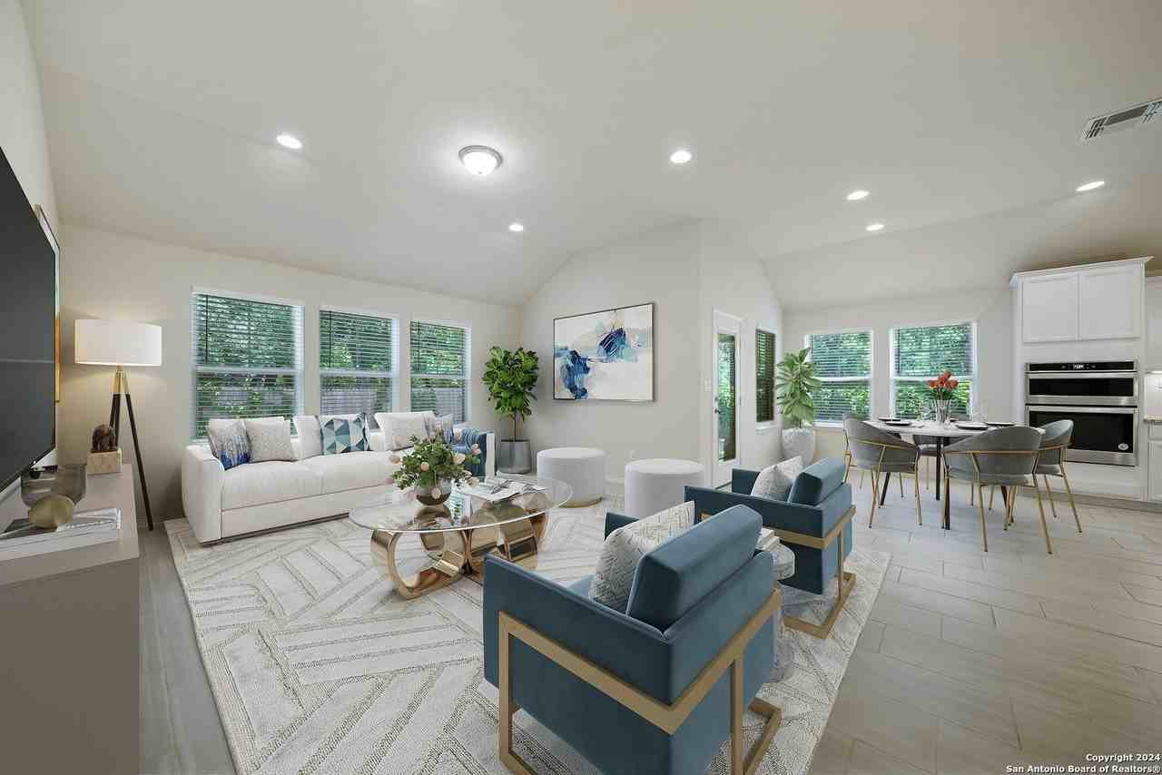 8912 Curling Post - Photo 3 of 16