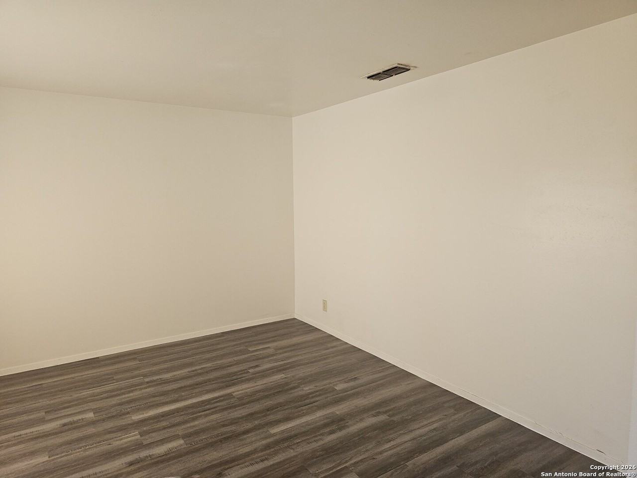 4335 Sunnyvale Ln - Photo 2 of 11