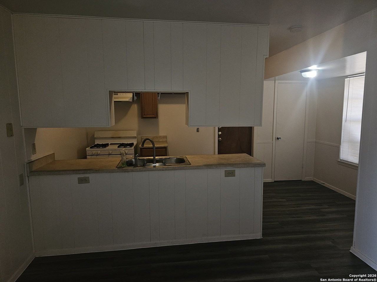 4335 Sunnyvale Ln - Photo 3 of 11