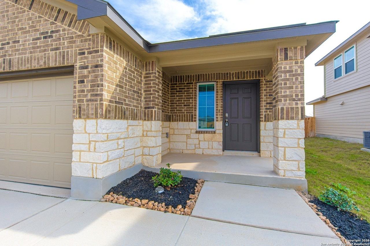 13968 San Saba Fls - Photo 4 of 33