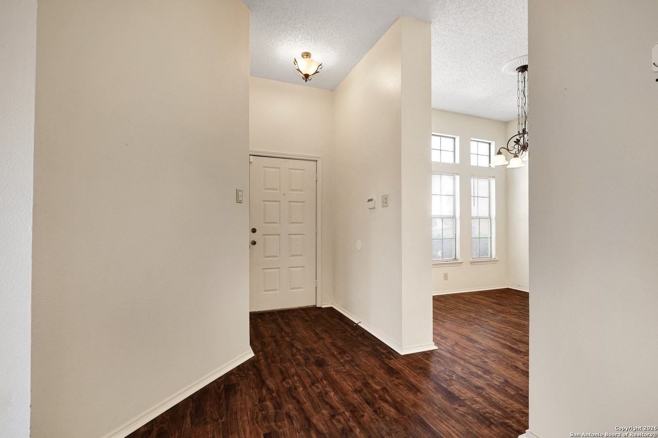 13003 Beacon Park Dr - Photo 2 of 28