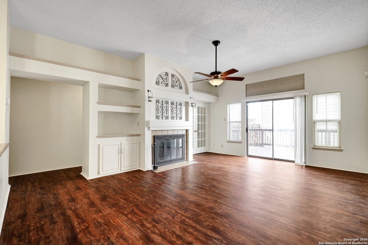 13003 Beacon Park Dr - Photo 3 of 28