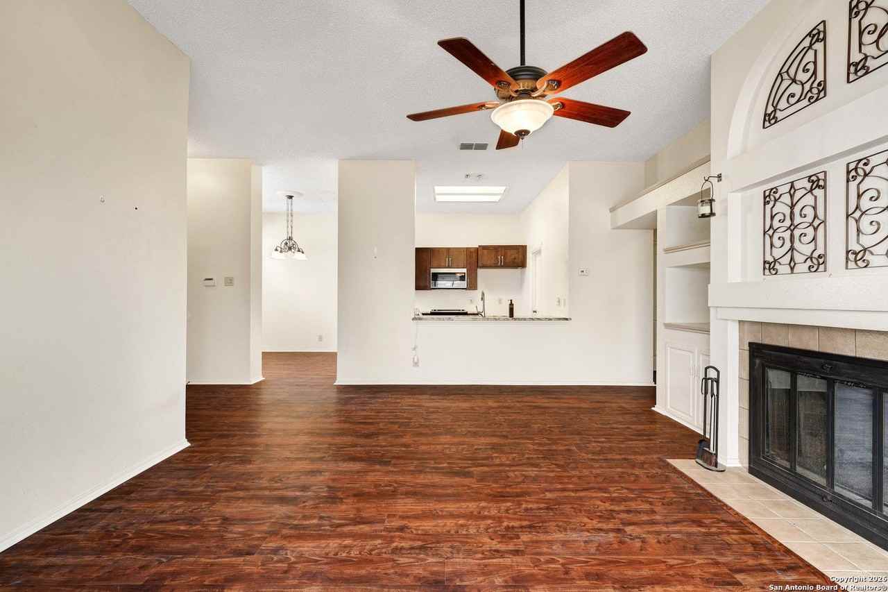 13003 Beacon Park Dr - Photo 7 of 28