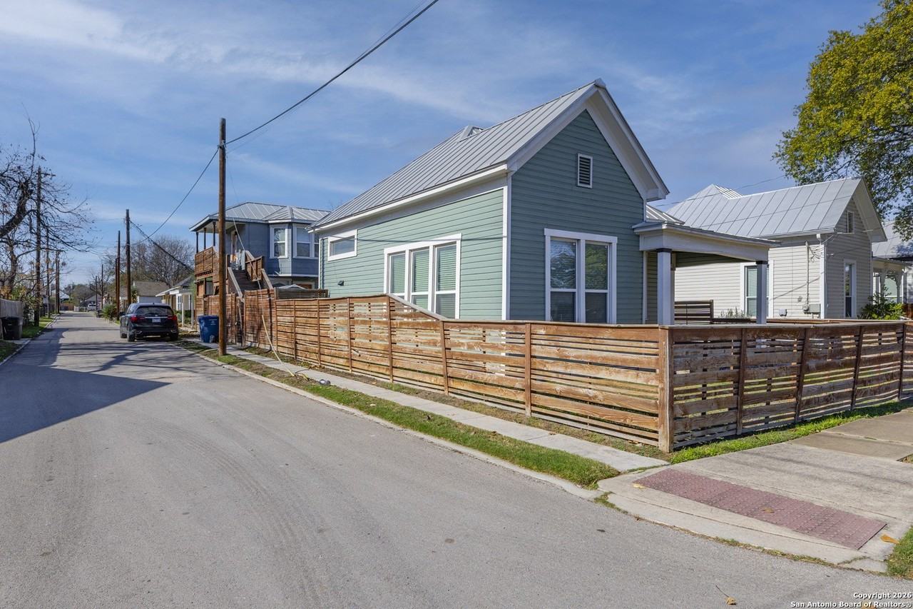 1015 N Palmetto Unit 1 #1 - Photo 3 of 21