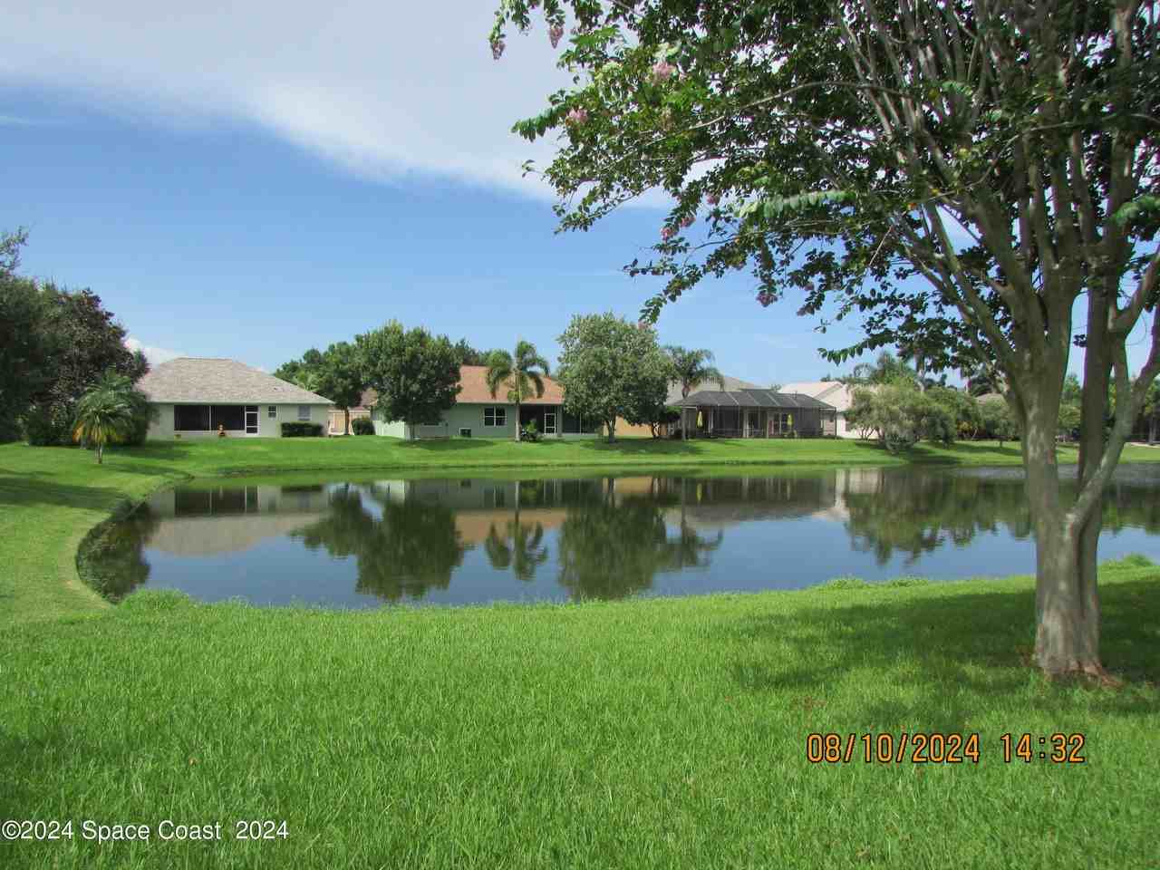 1882 Woodfield Cir - Photo 2 of 50