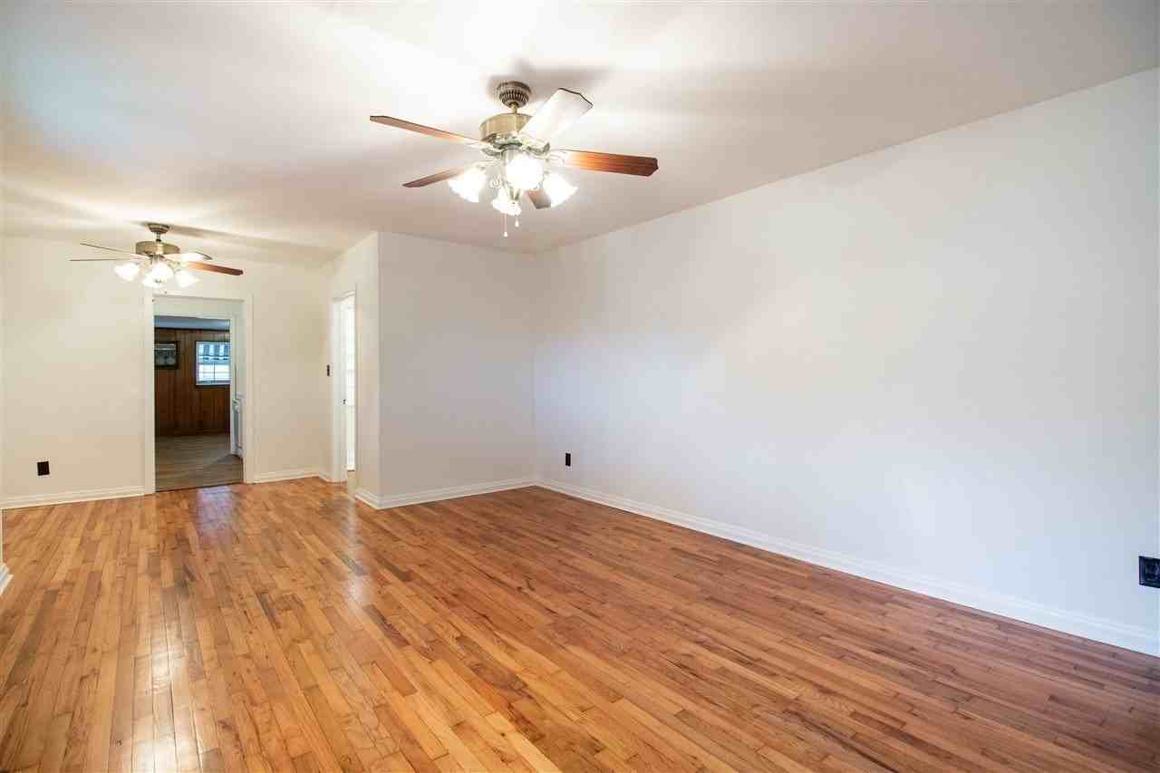 710 Glenview Dr - Photo 5 of 26