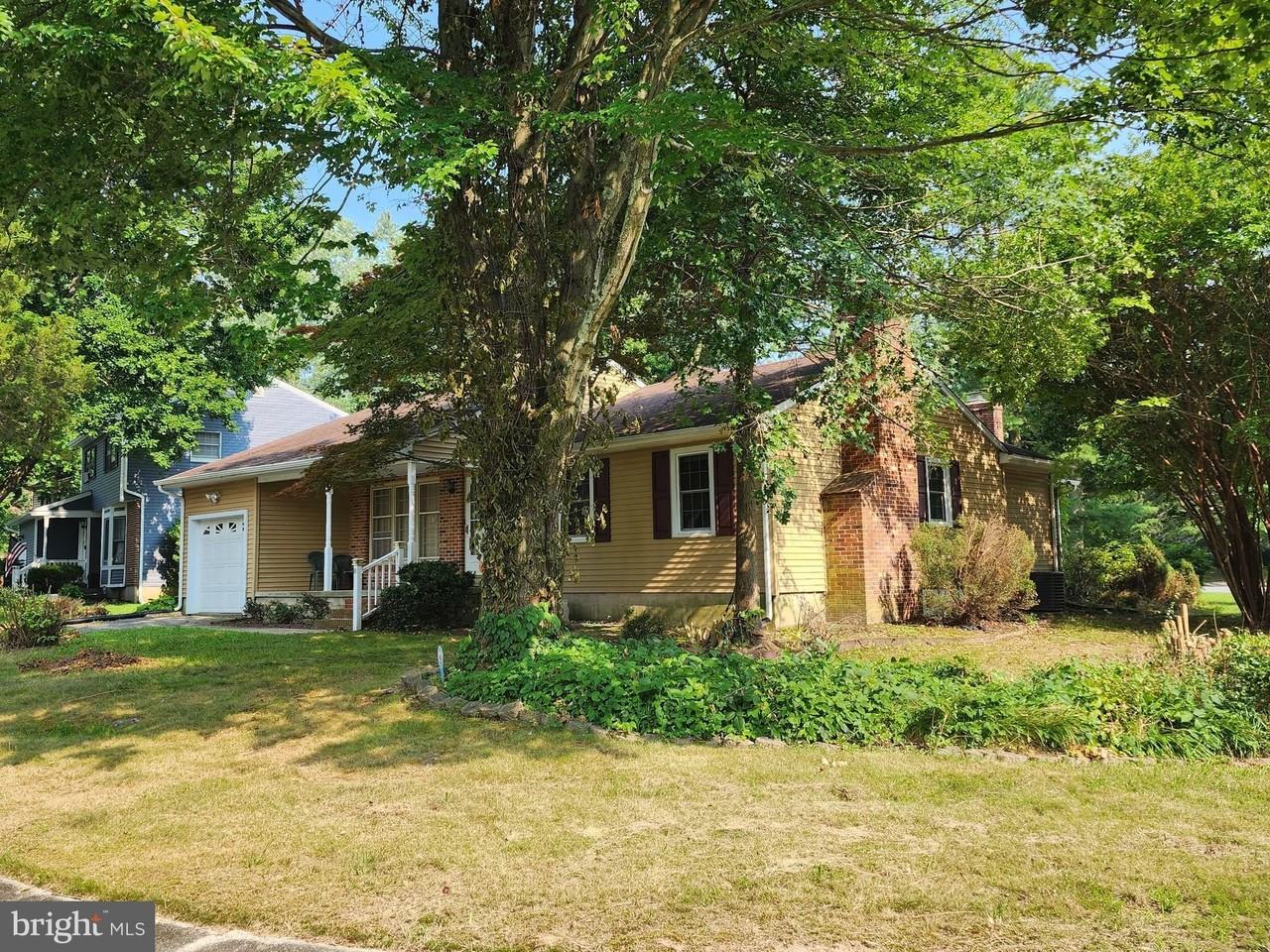 8 Ironwood Cir - Photo 2 of 15