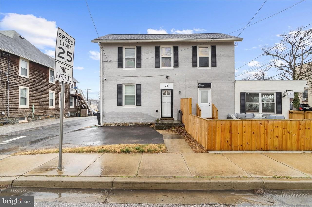 38 Bloomsbury Ave - Photo 2 of 27