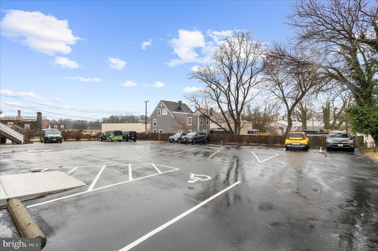 38 Bloomsbury Ave - Photo 6 of 27