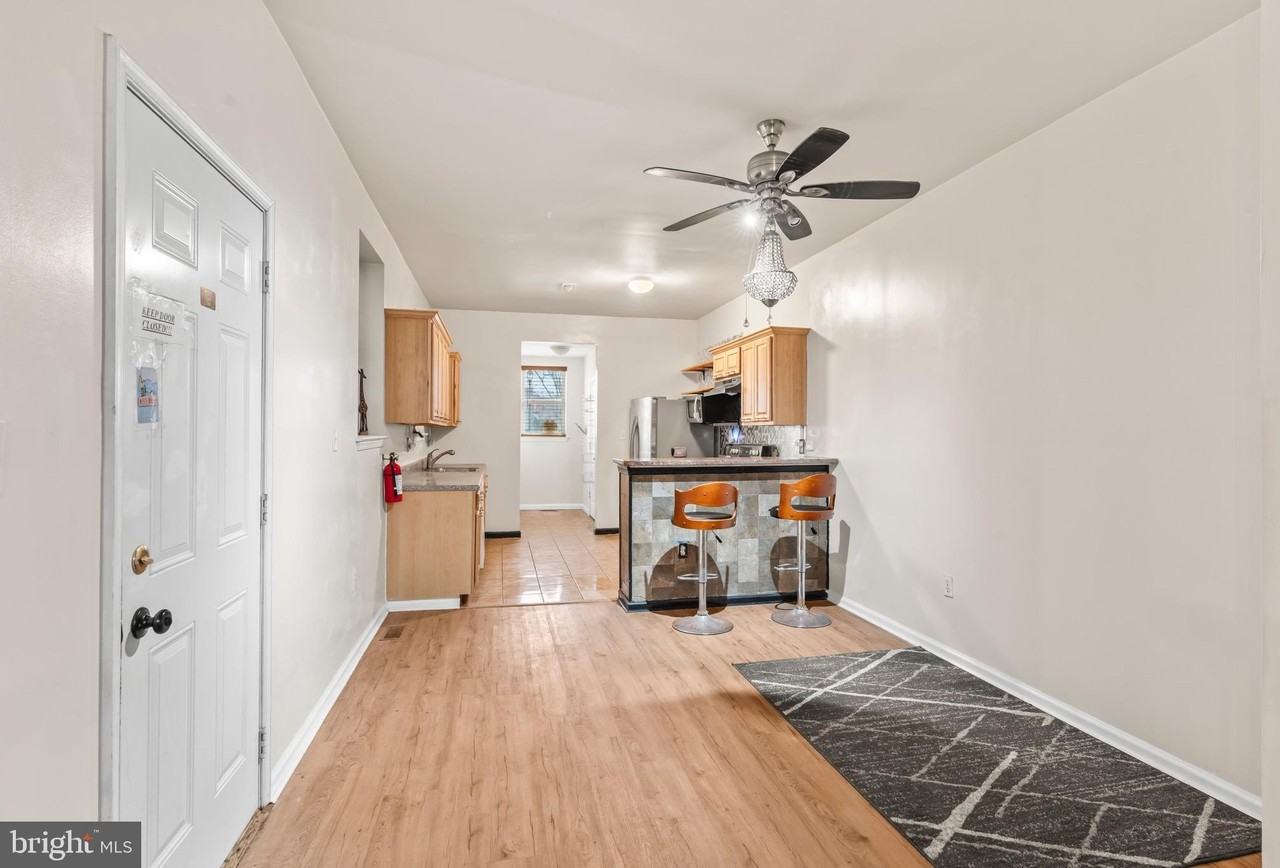 614 Benson St - Photo 7 of 31