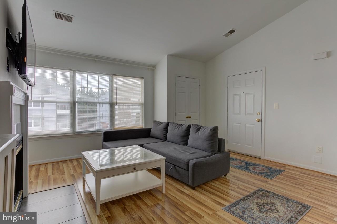 645 Constellation Sq Se Unit J #J - Photo 3 of 33