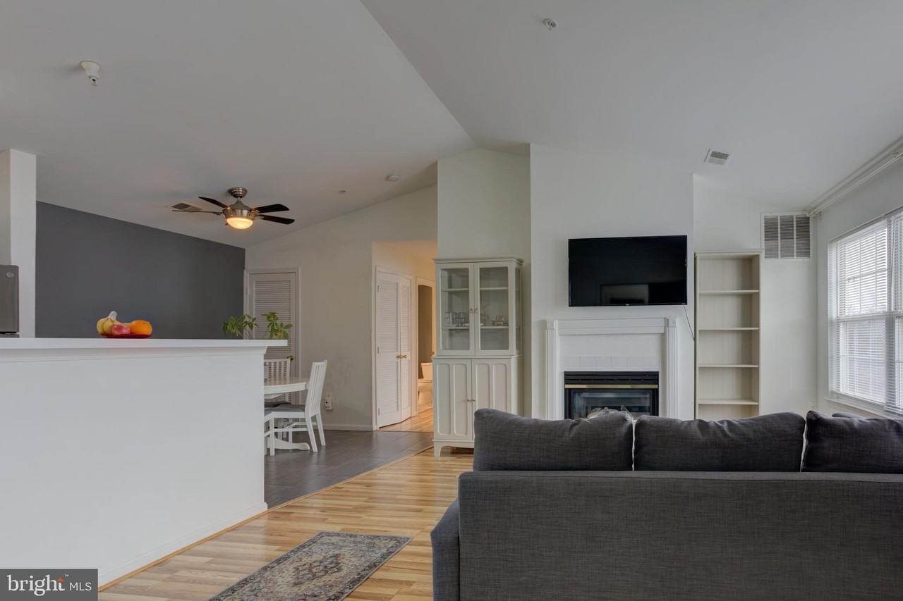 645 Constellation Sq Se Unit J #J - Photo 4 of 33