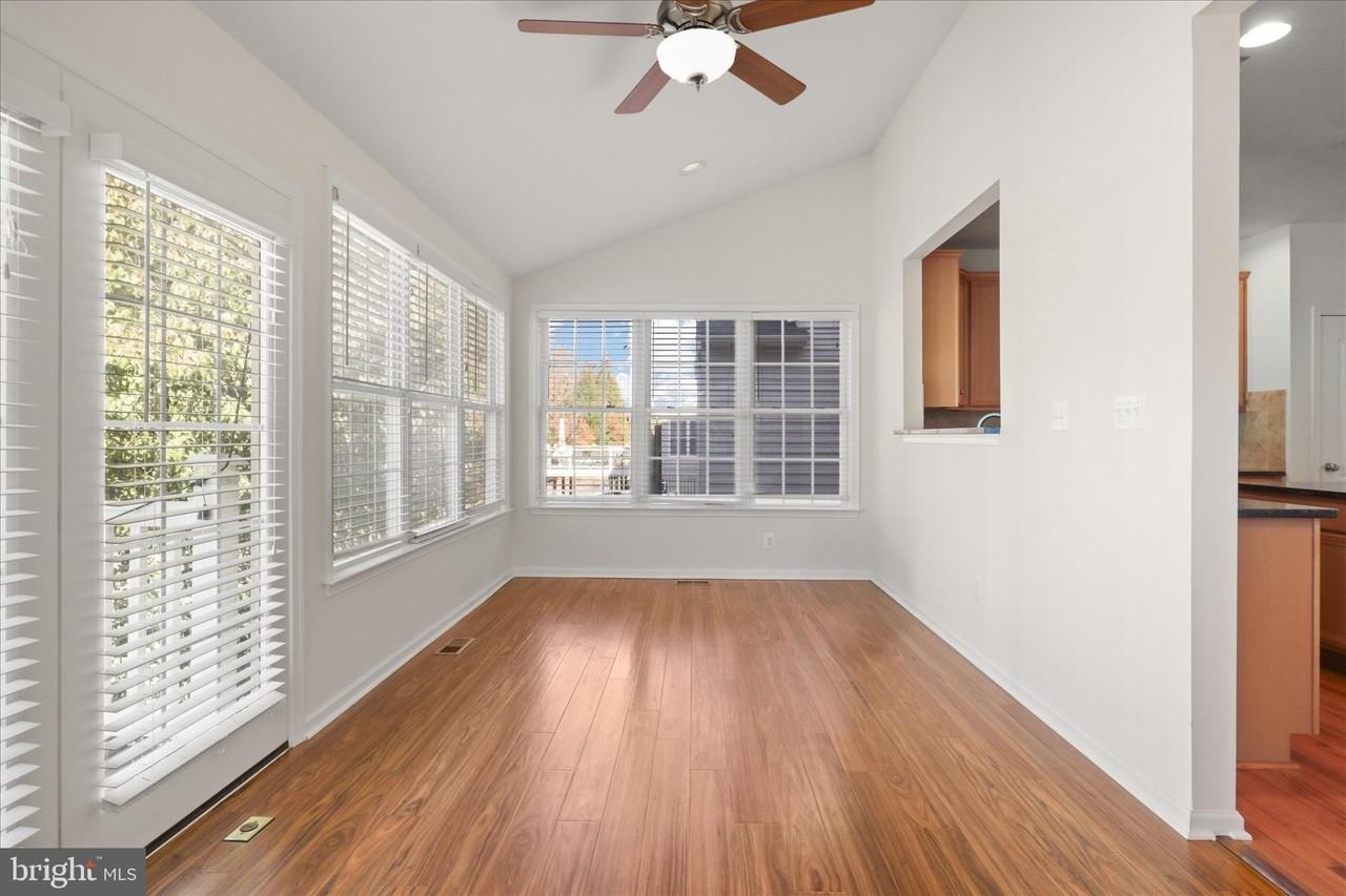 25209 Eisenhower Dr - Photo 7 of 37