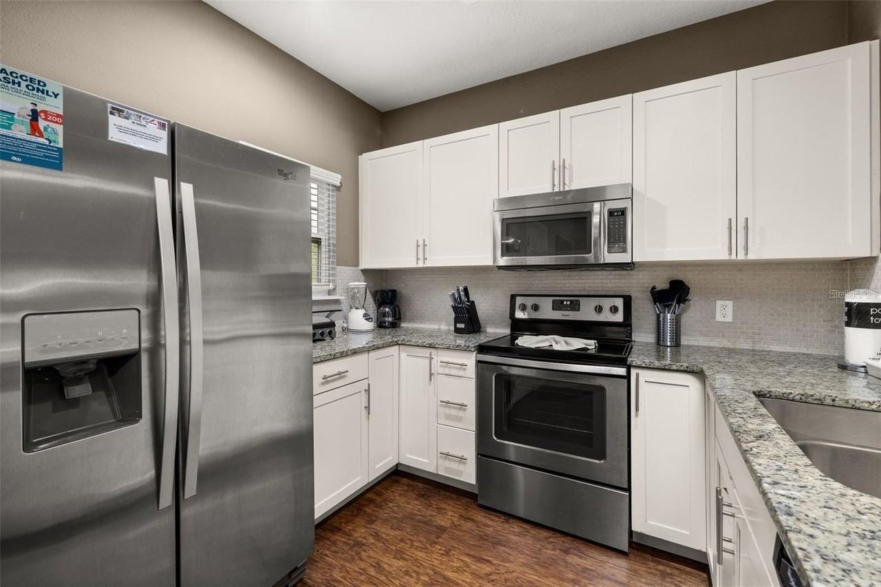 8996 Silver Pl - Photo 6 of 50