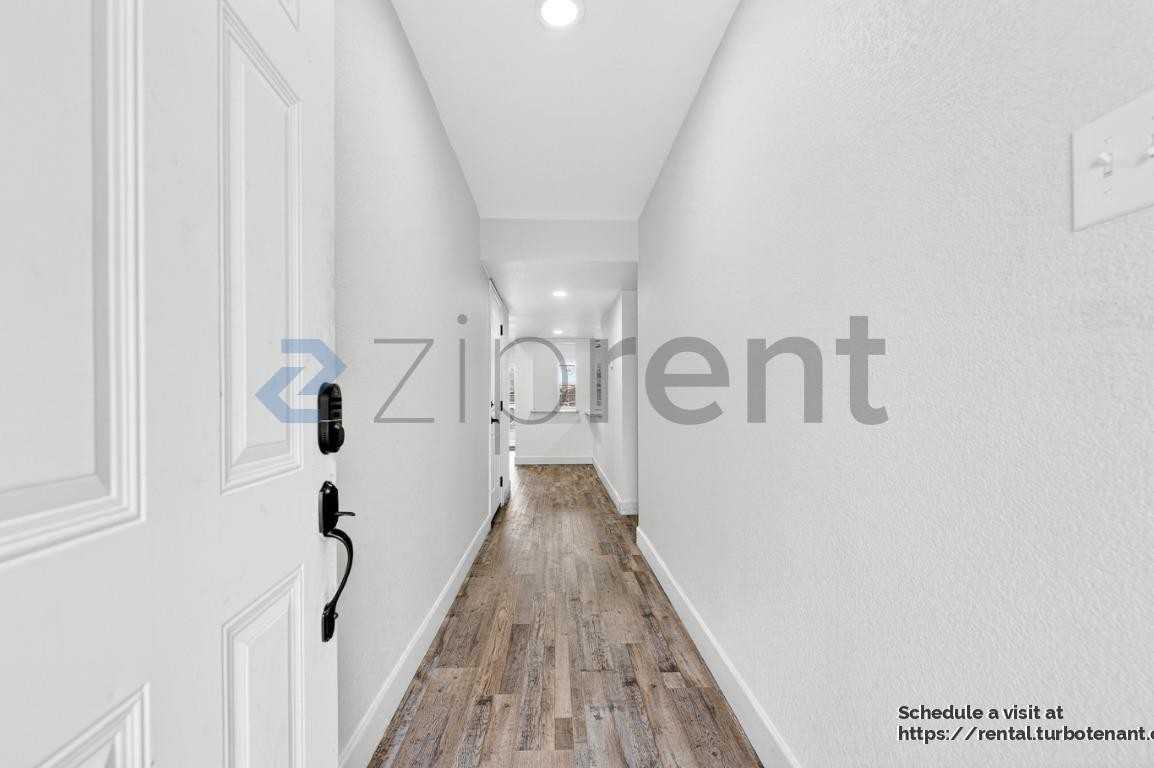 2505 Clearwood Dr - Photo 4 of 25