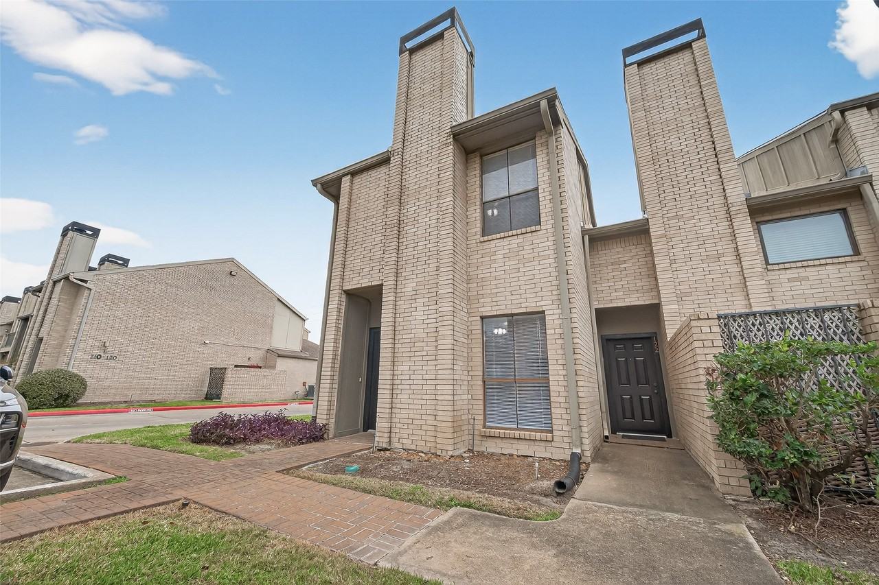 10811 Richmond Ave - Photo 2 of 35