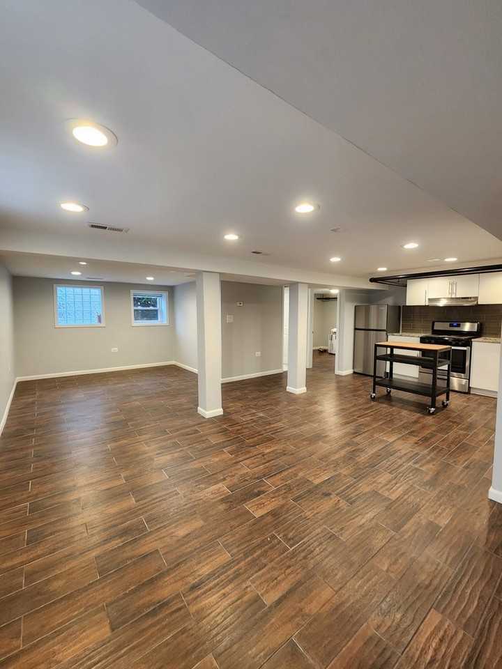 3055 N Lockwood Ave ##Gdn - Photo 2 of 20