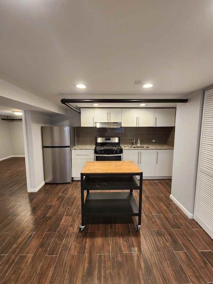 3055 N Lockwood Ave ##Gdn - Photo 5 of 20