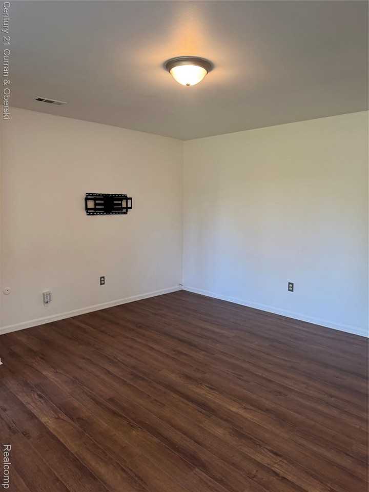 6939 Banner St - Photo 2 of 18