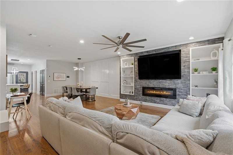 160 Vanira Ave Se ##A - Photo 3 of 37