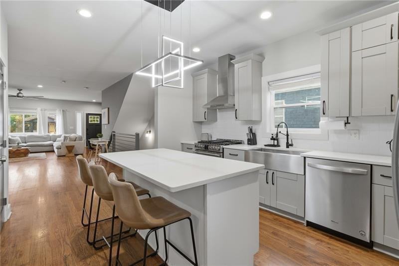 160 Vanira Ave Se ##A - Photo 4 of 37