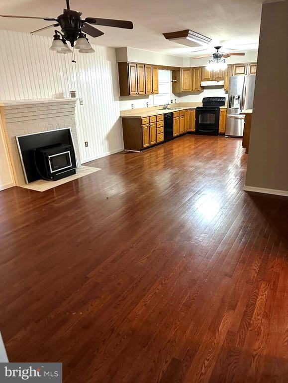 215 Brooke Rd - Photo 4 of 10