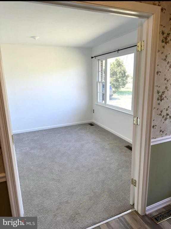 215 Brooke Rd - Photo 6 of 10