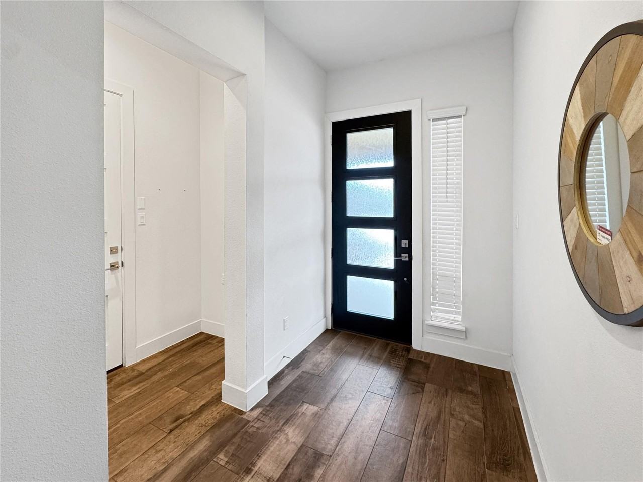 1304 Westborough Ln - Photo 4 of 38