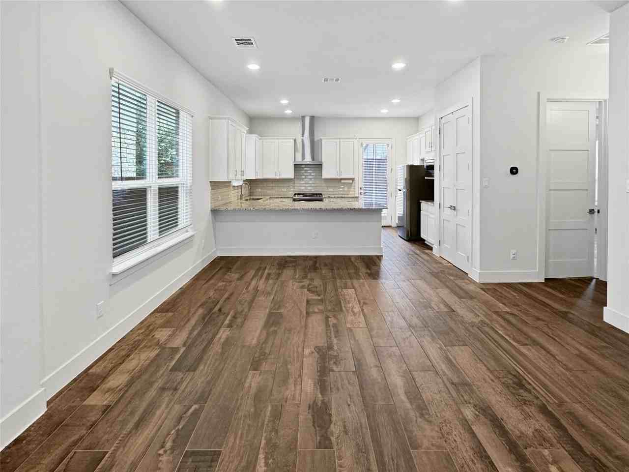 1304 Westborough Ln - Photo 6 of 38