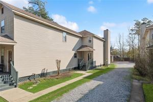 featured image of 823 Coffee St