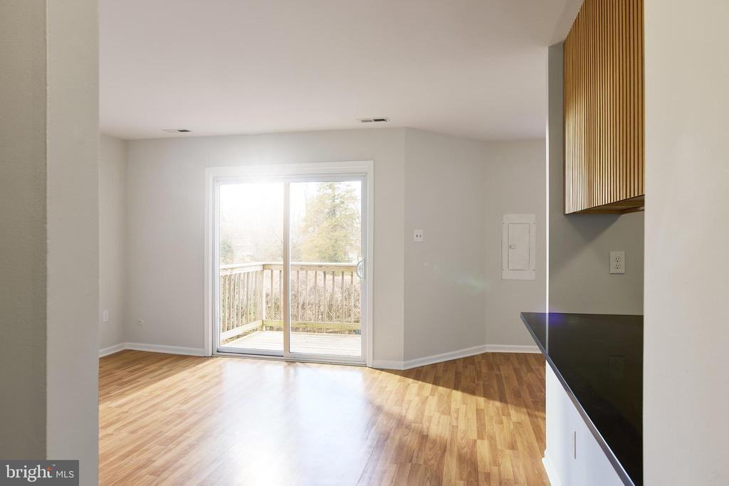 737 Timber Ln - Photo 4 of 34