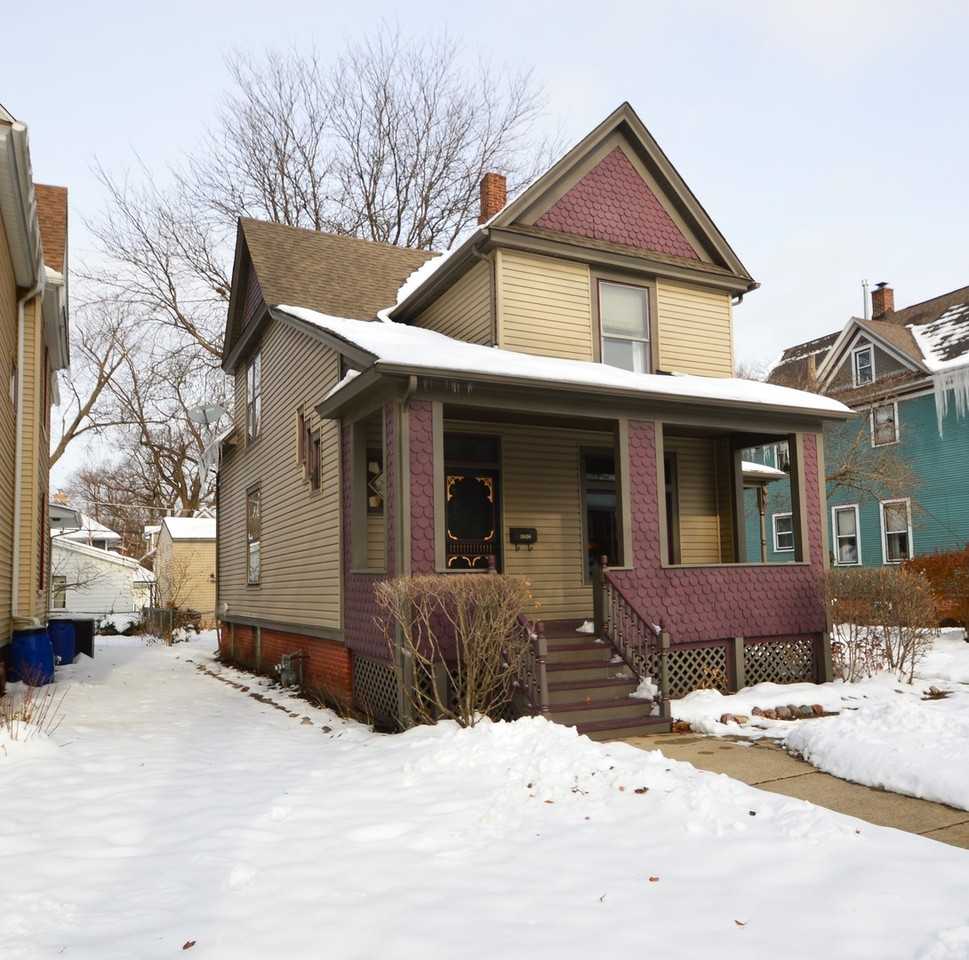 2626 Union St - Photo 2 of 32