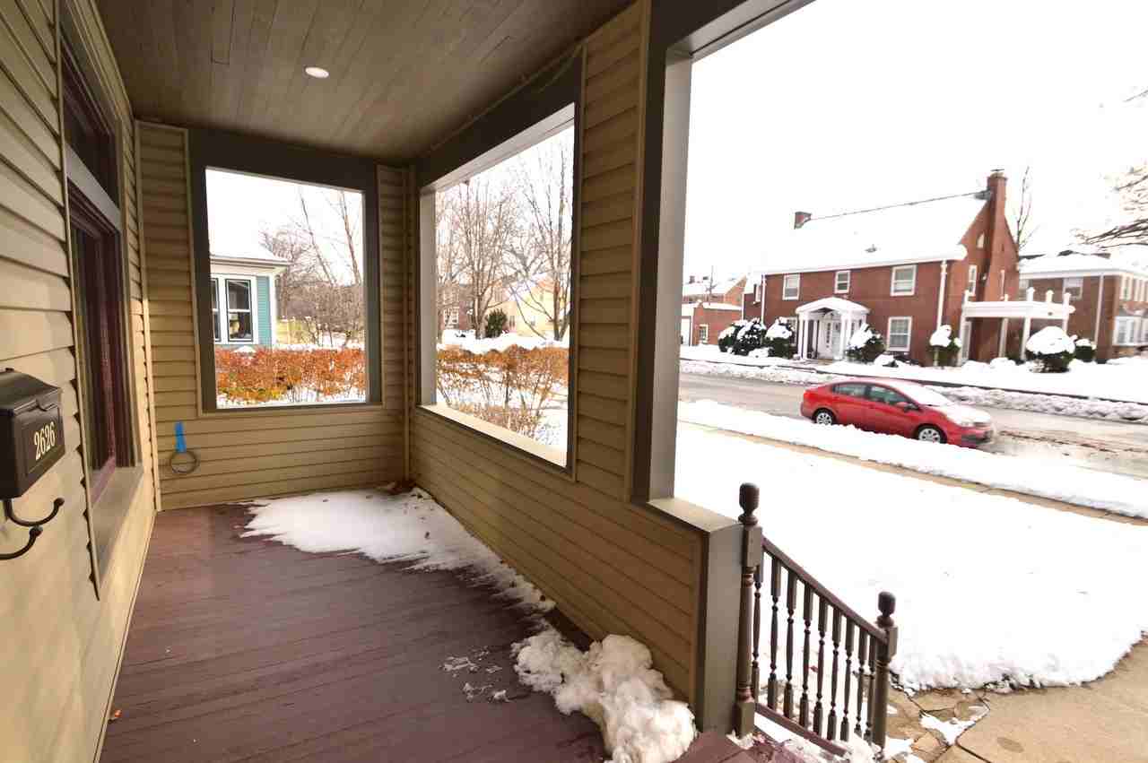 2626 Union St - Photo 4 of 32