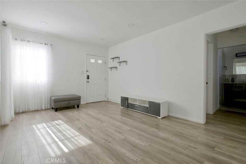 5945 Willowcrest Ave - Photo 3 of 18