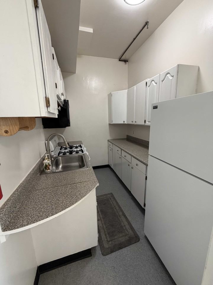 399 Templeton Ave - Photo 2 of 10
